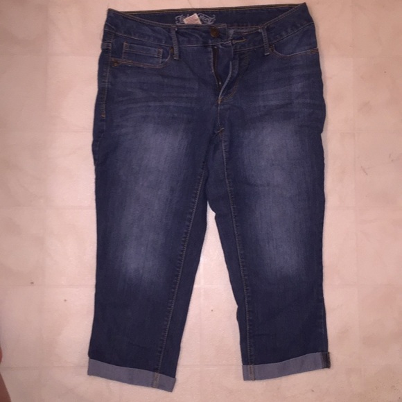 Jean Capris - Picture 1 of 2